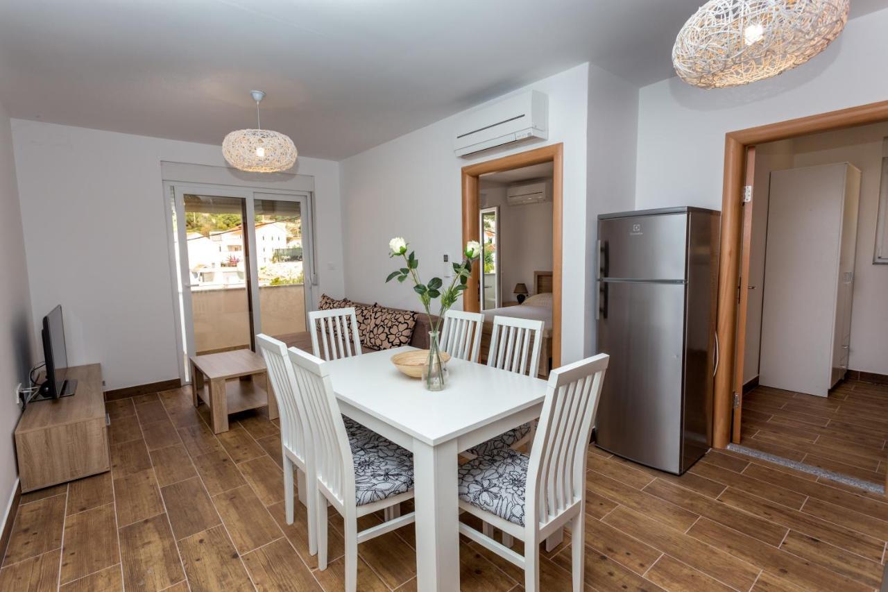 Holiday Home Комарна Екстериор снимка