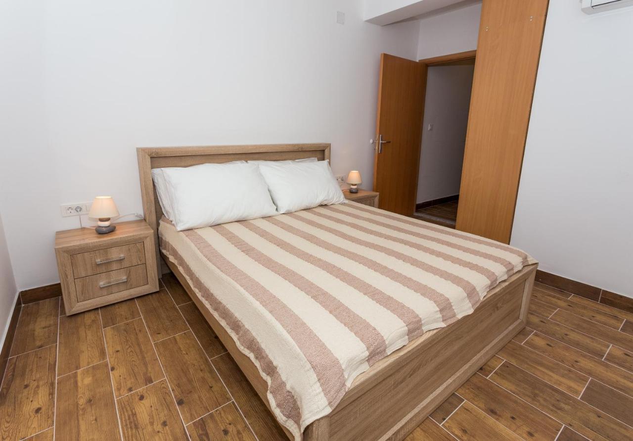 Holiday Home Комарна Екстериор снимка
