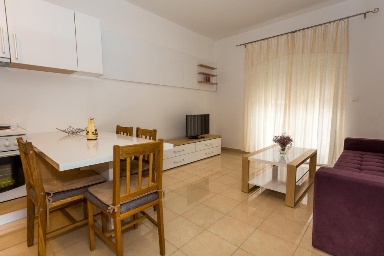 Holiday Home Комарна Екстериор снимка