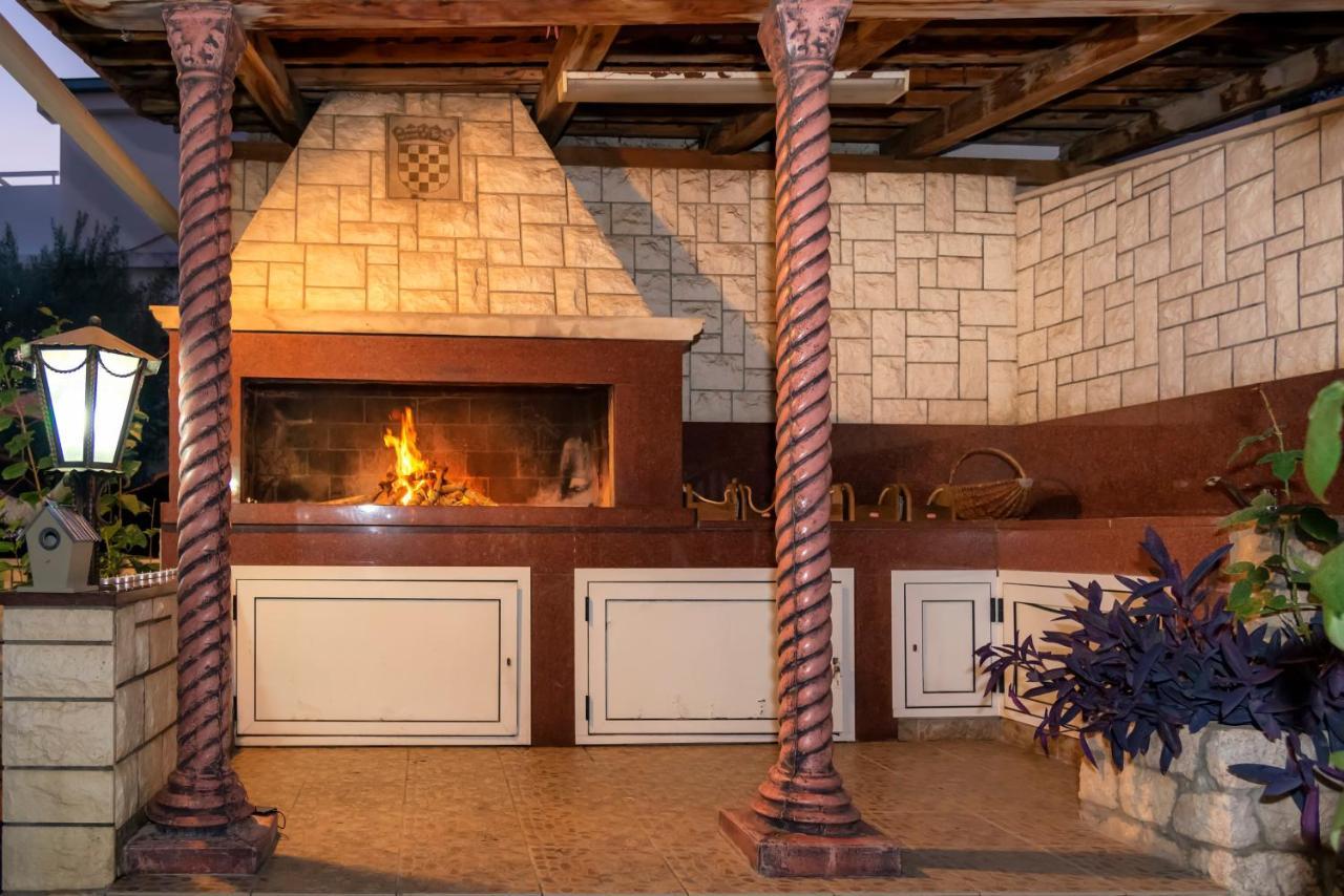 Holiday Home Комарна Екстериор снимка
