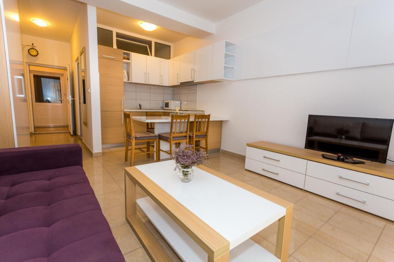 Holiday Home Комарна Екстериор снимка
