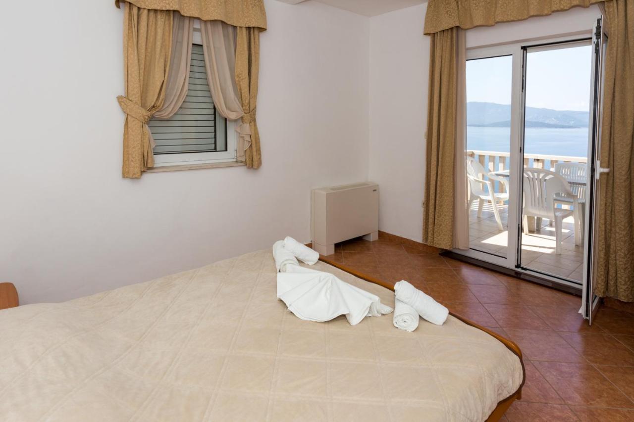 Holiday Home Комарна Екстериор снимка