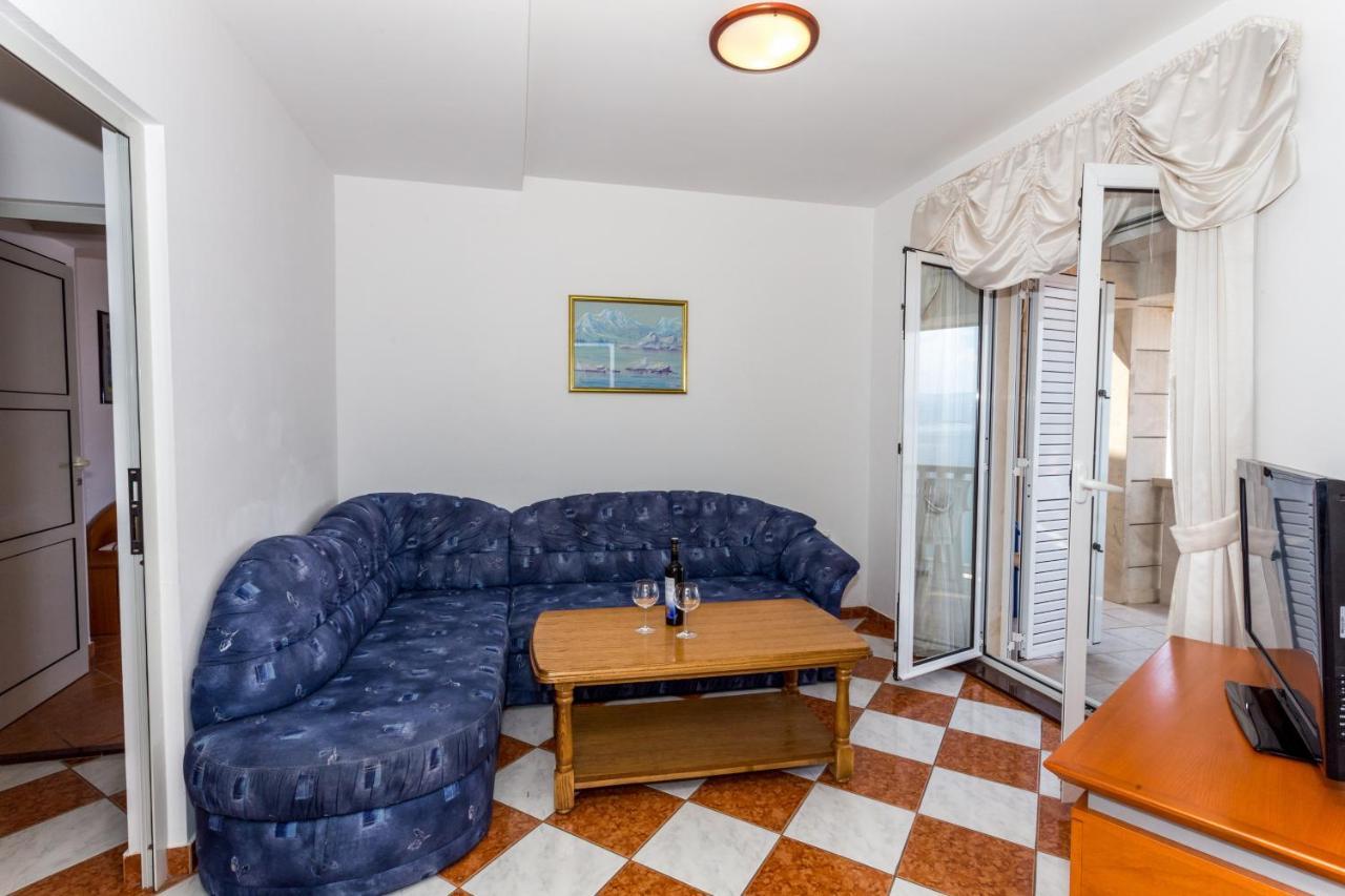 Holiday Home Комарна Екстериор снимка