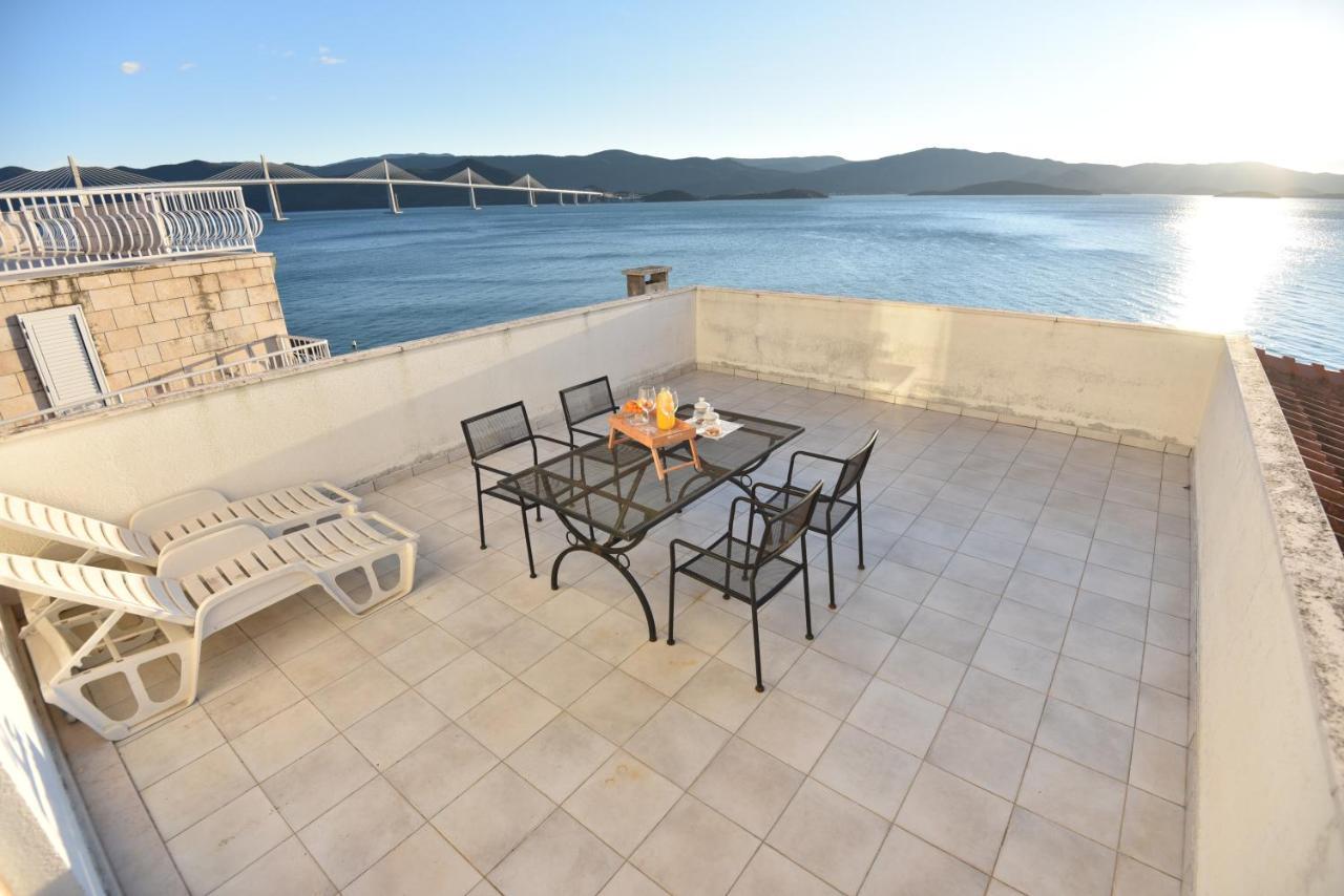 Holiday Home Комарна Екстериор снимка