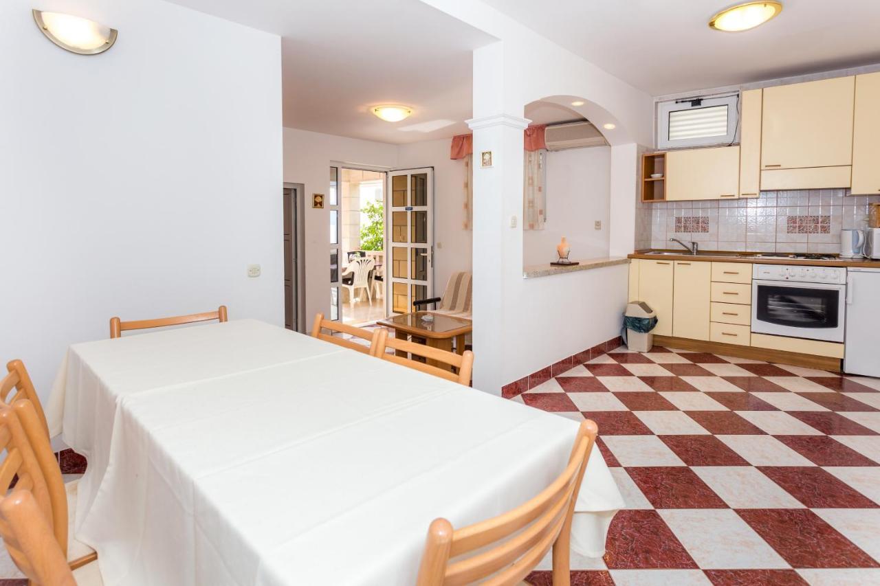 Holiday Home Комарна Екстериор снимка