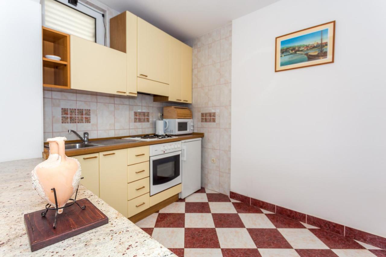 Holiday Home Комарна Екстериор снимка