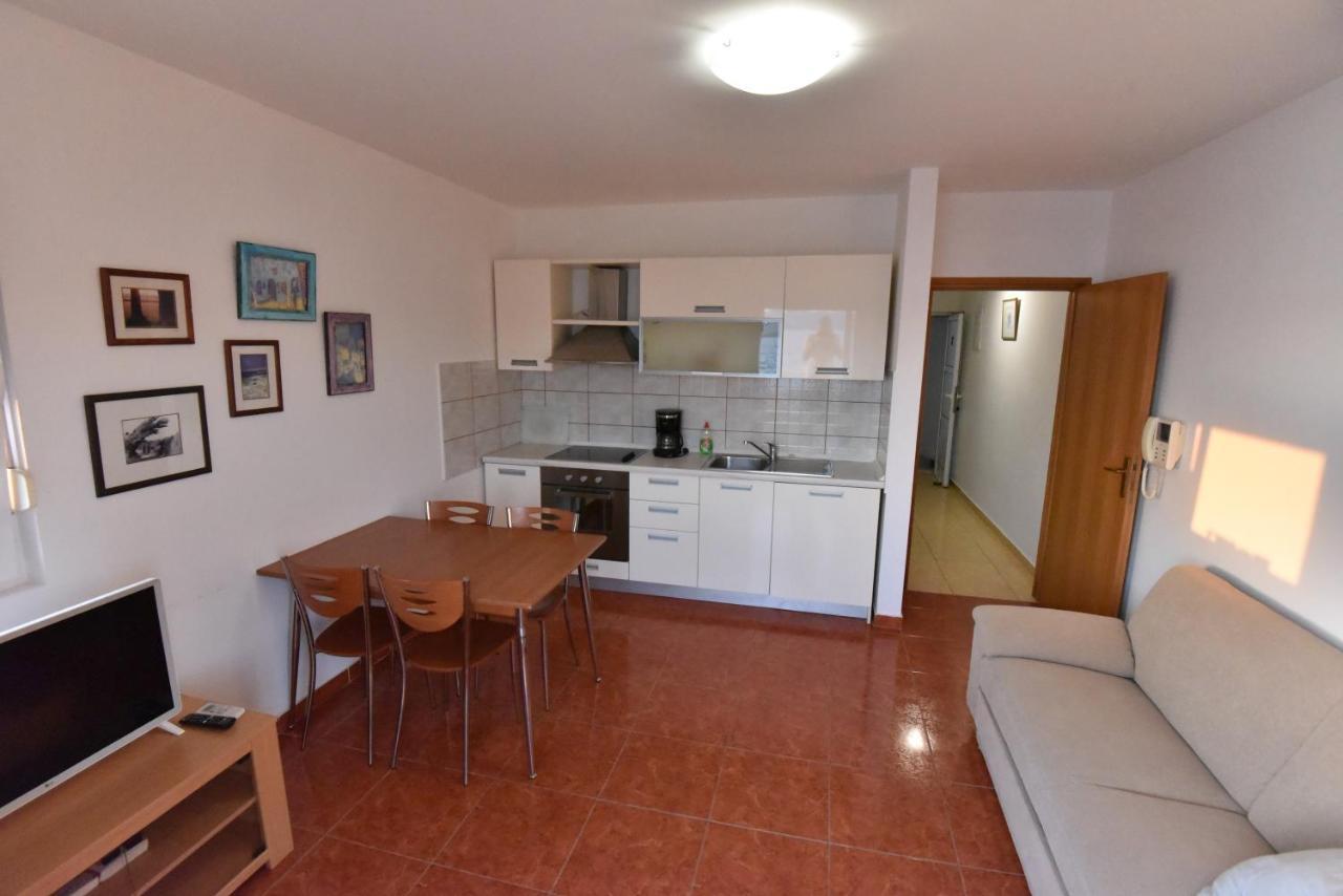 Holiday Home Комарна Екстериор снимка