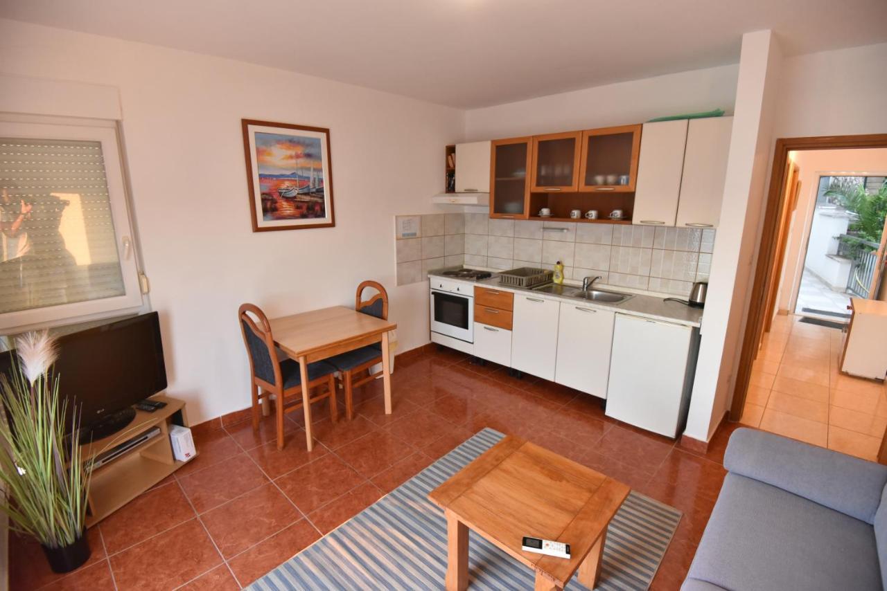 Holiday Home Комарна Екстериор снимка