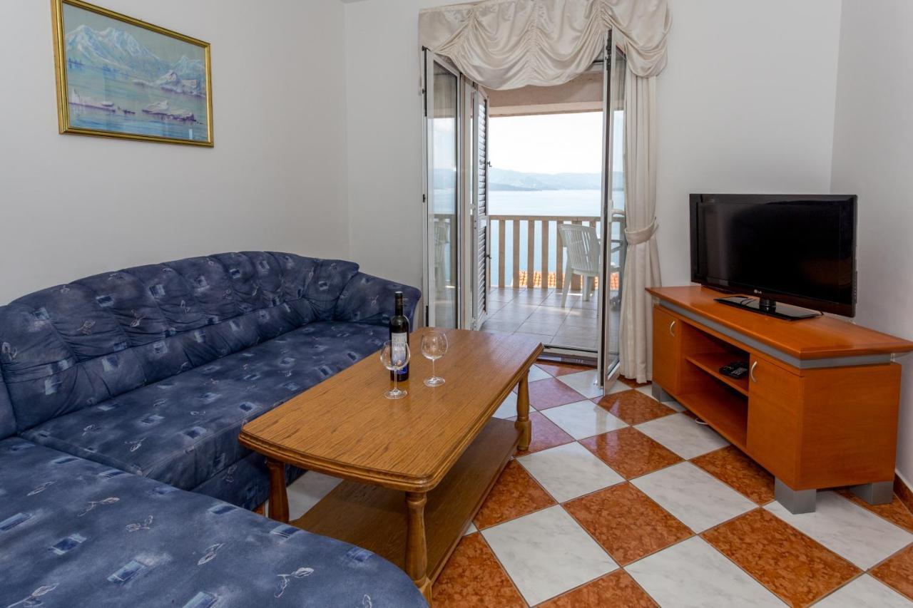 Holiday Home Комарна Екстериор снимка