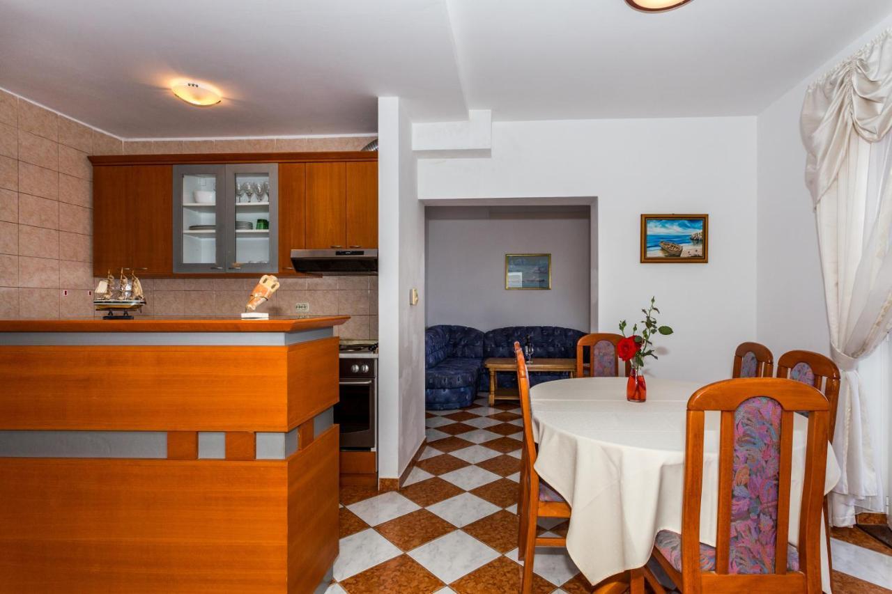 Holiday Home Комарна Екстериор снимка