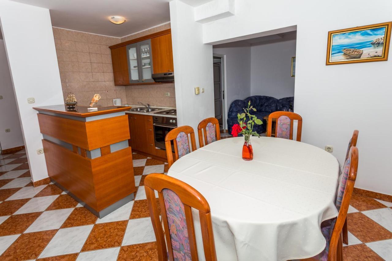 Holiday Home Комарна Екстериор снимка