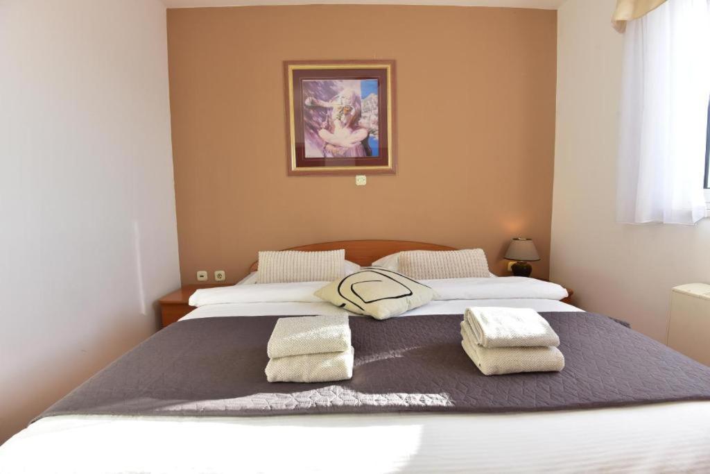 Holiday Home Комарна Екстериор снимка