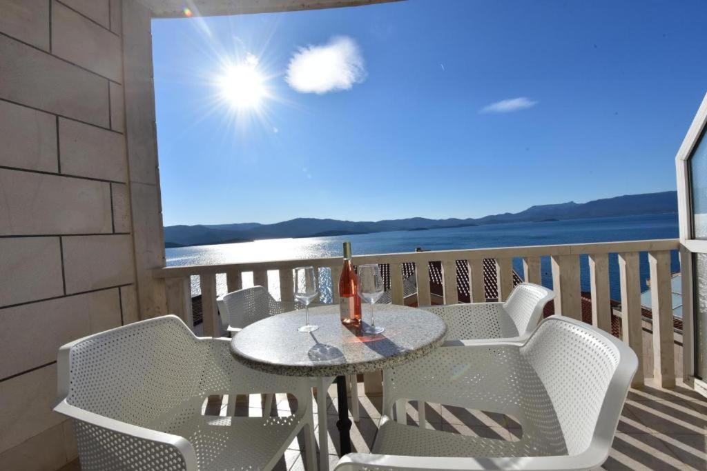 Holiday Home Комарна Екстериор снимка